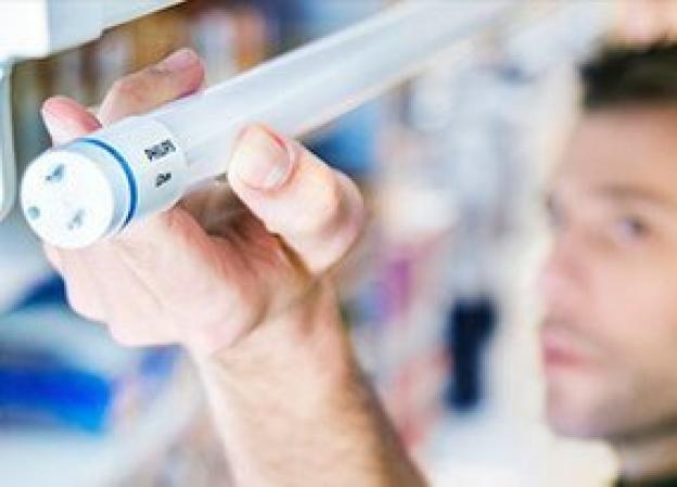 Jak zainstalować świetlówkę liniową LED w instalacji?